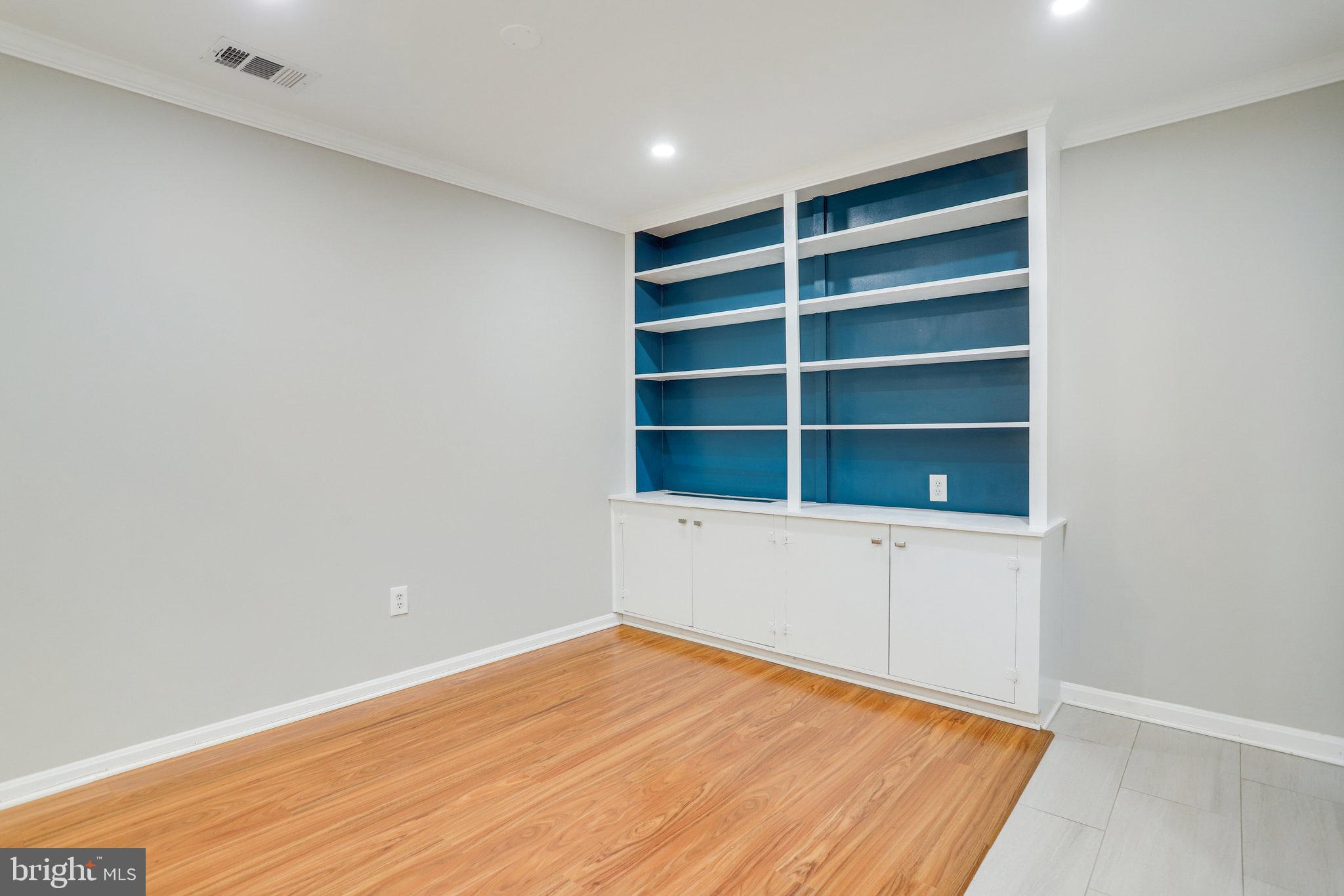 SUMMERWALK - Residential Lease