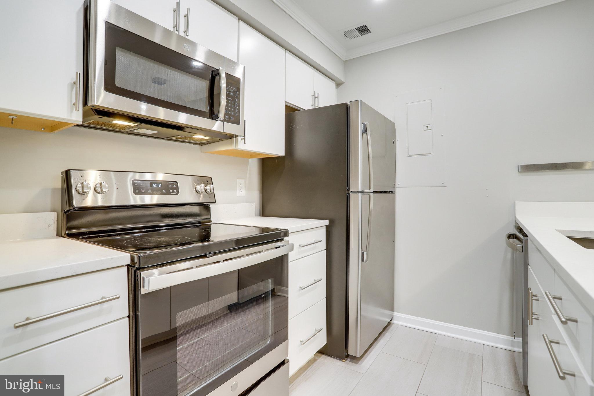 SUMMERWALK - Residential Lease