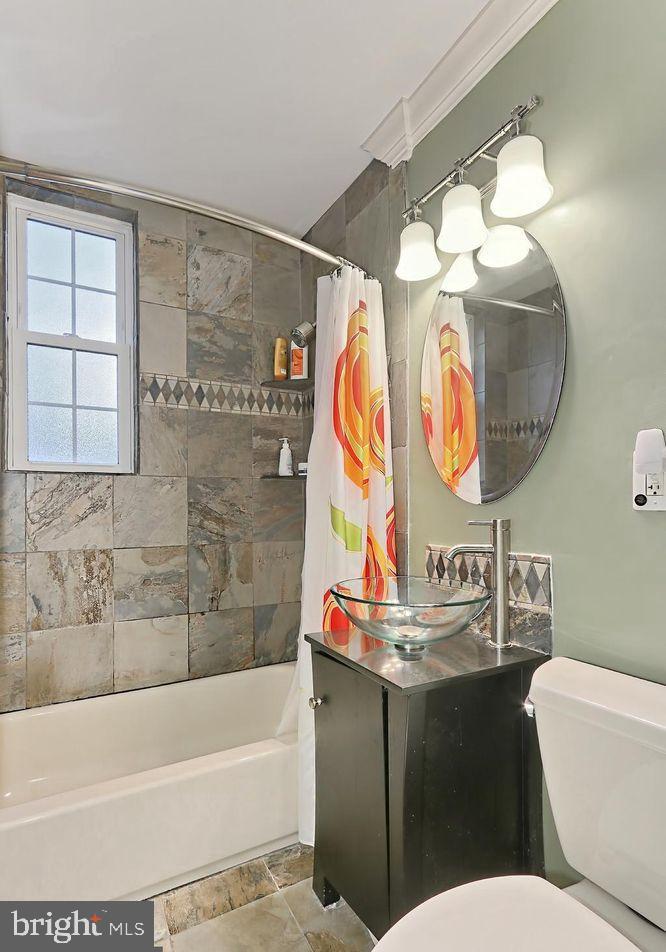 ARLINGTON OAKS - Residential Lease