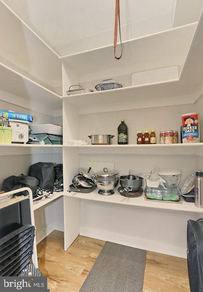 ARLINGTON OAKS - Residential Lease