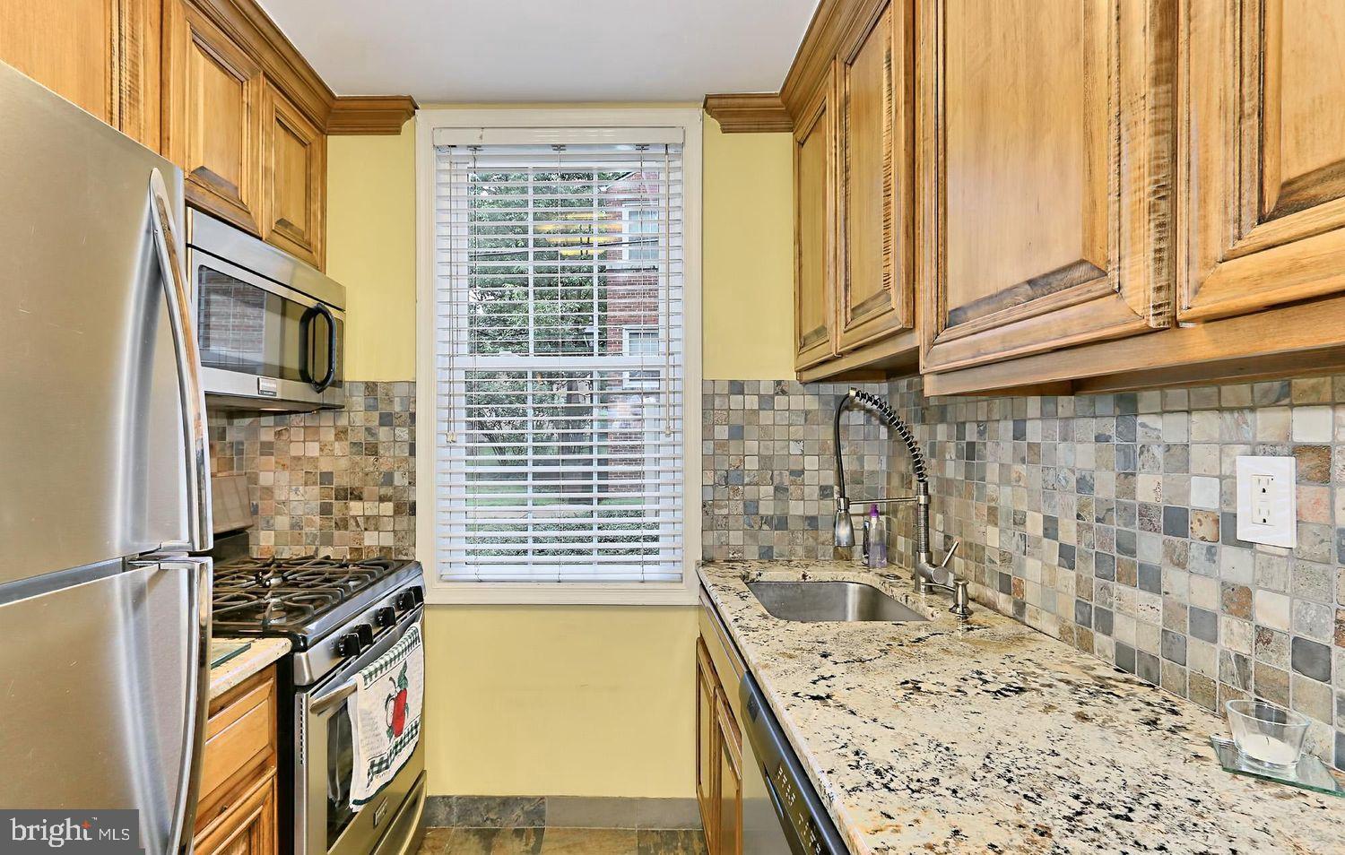 ARLINGTON OAKS - Residential Lease