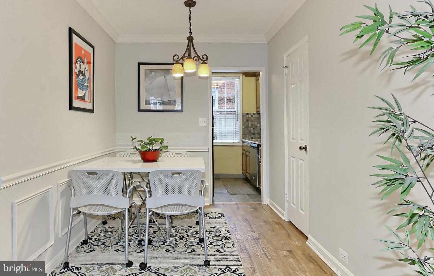 ARLINGTON OAKS - Residential Lease