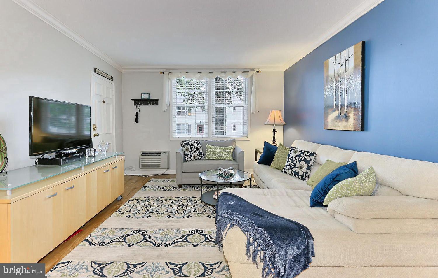 ARLINGTON OAKS - Residential Lease