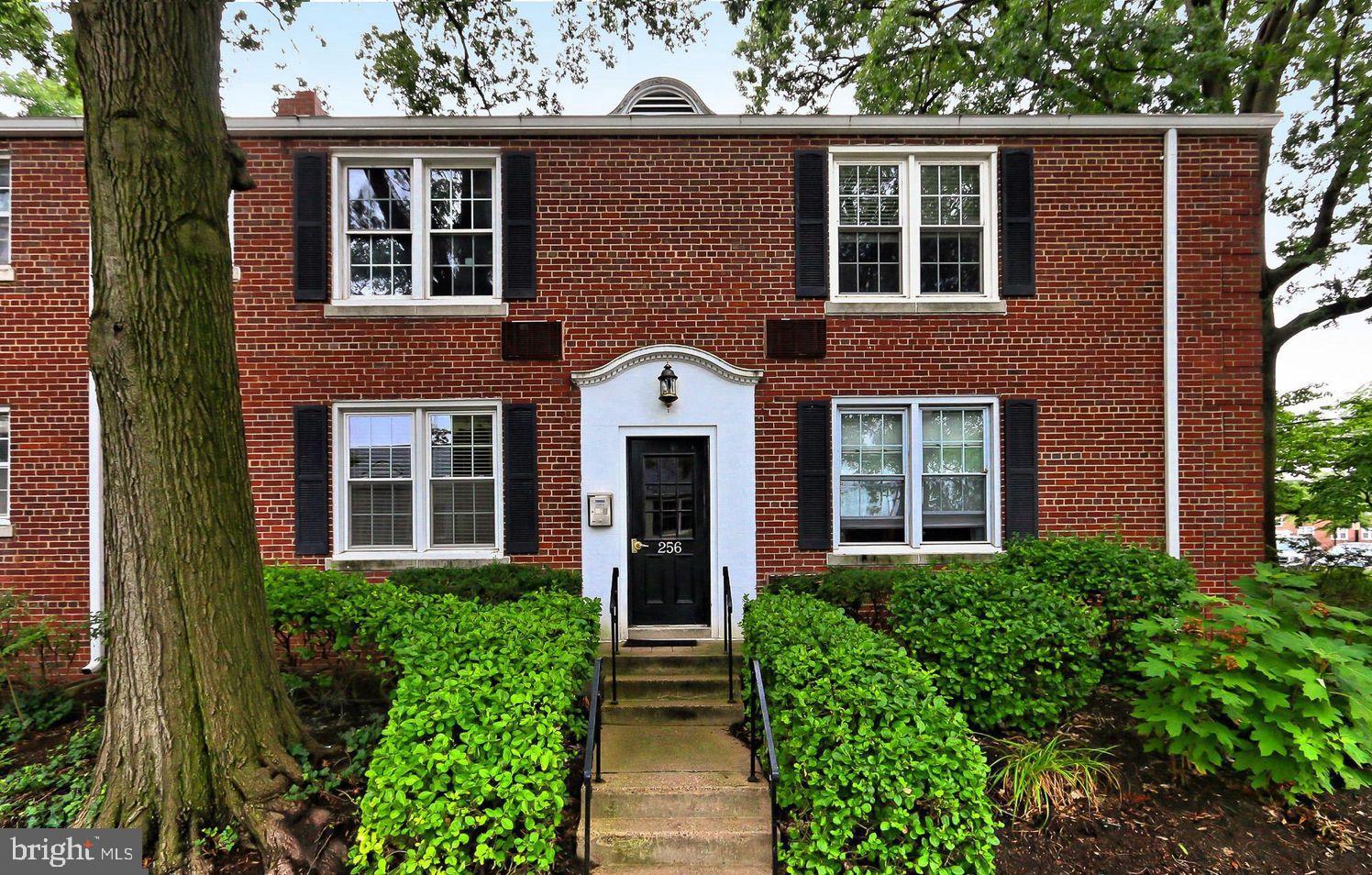 ARLINGTON OAKS - Residential Lease