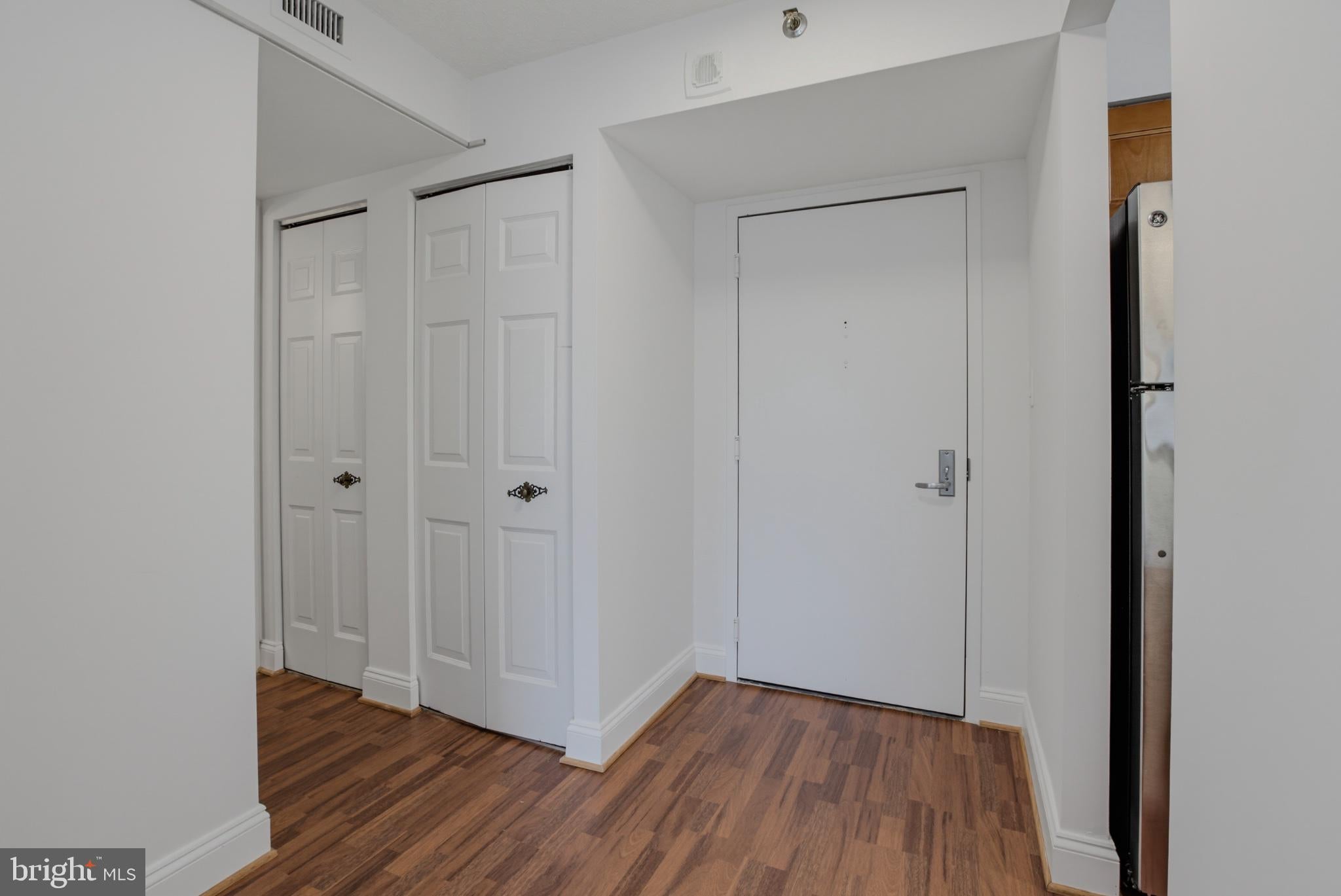 10101 GROSVENOR PLACE 902
