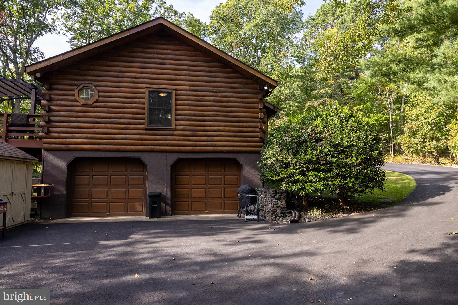 4251 BEAR HOLLOW TRL