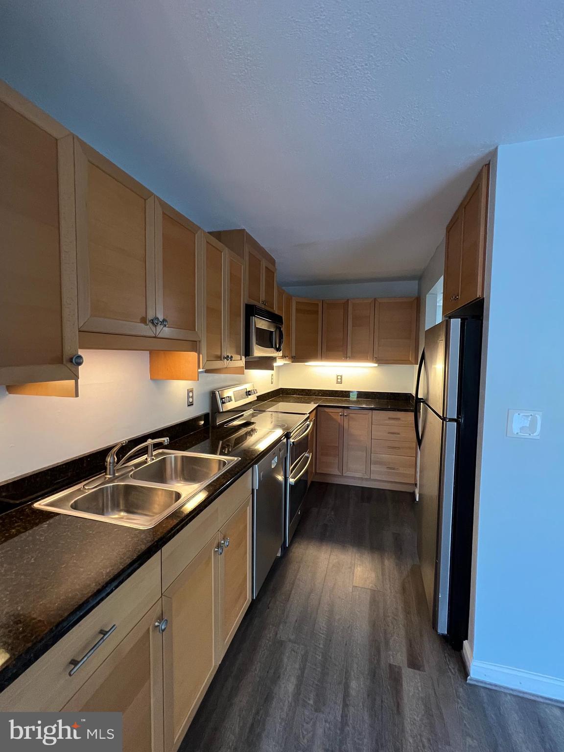 COLD SPRING NEWTOWN - Residential Lease