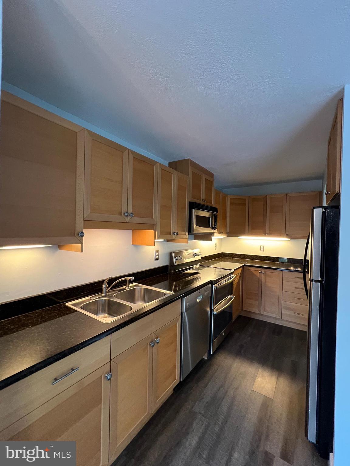 COLD SPRING NEWTOWN - Residential Lease