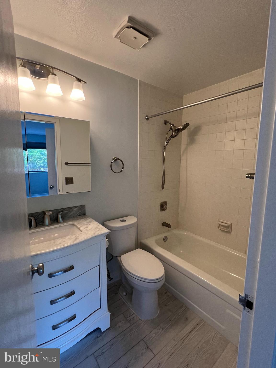 COLD SPRING NEWTOWN - Residential Lease