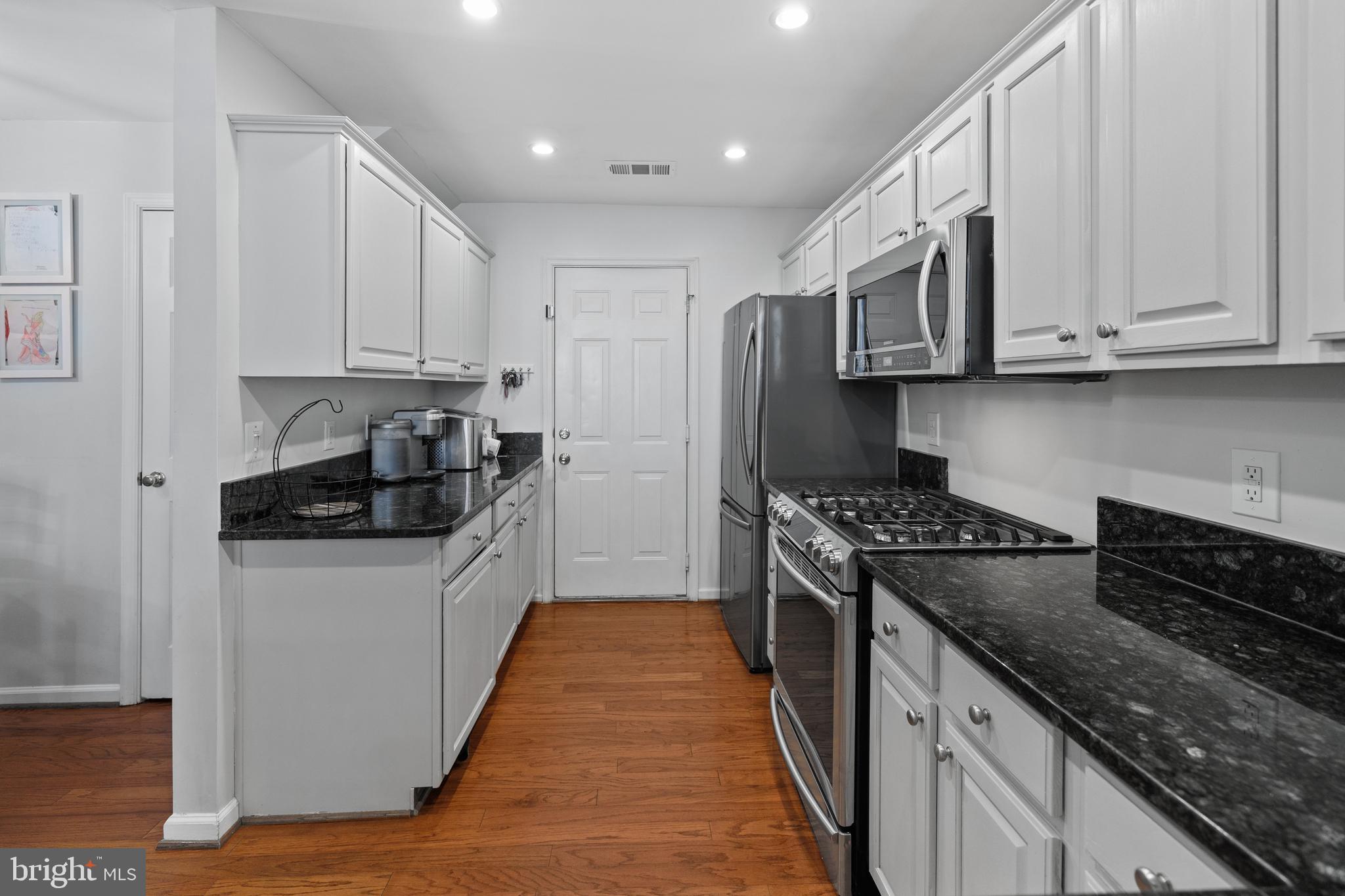 CAMERON STATION - Residential