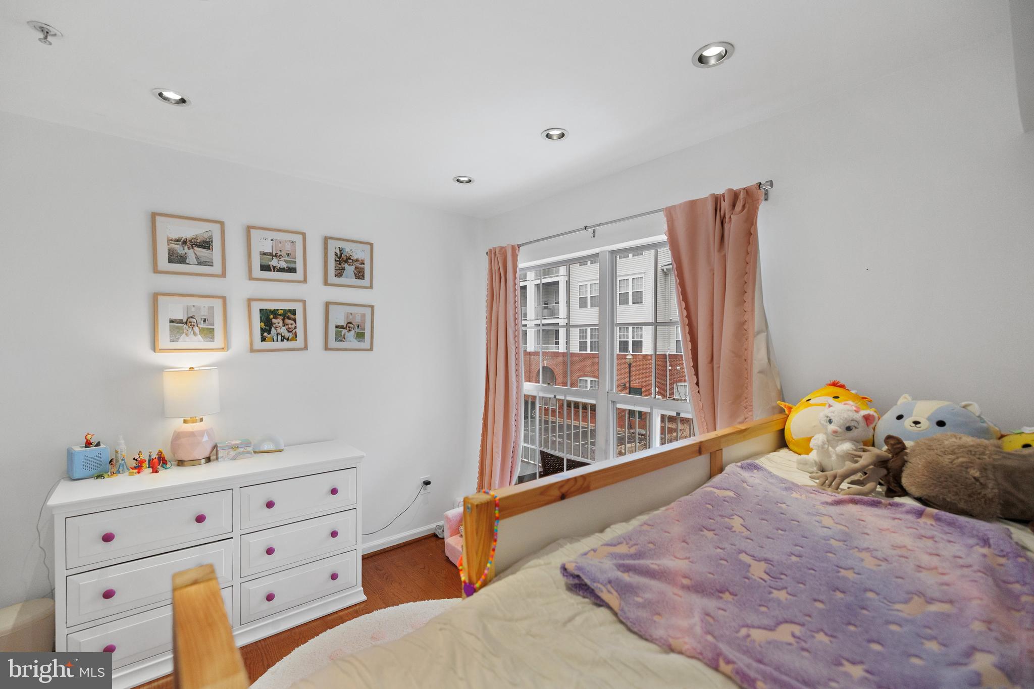 CAMERON STATION - Residential