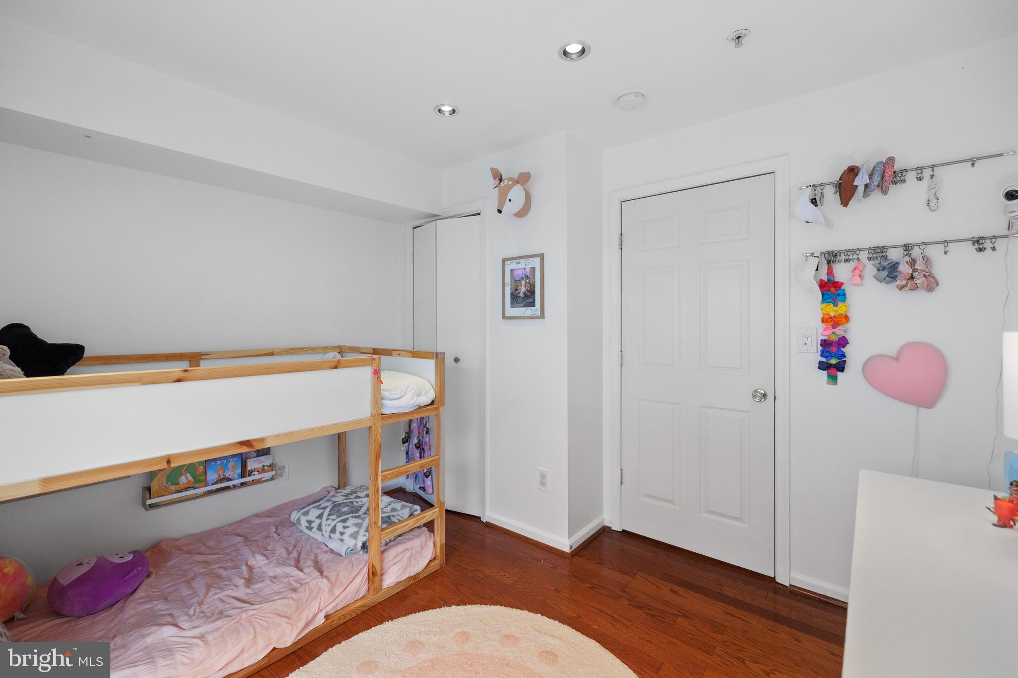 CAMERON STATION - Residential