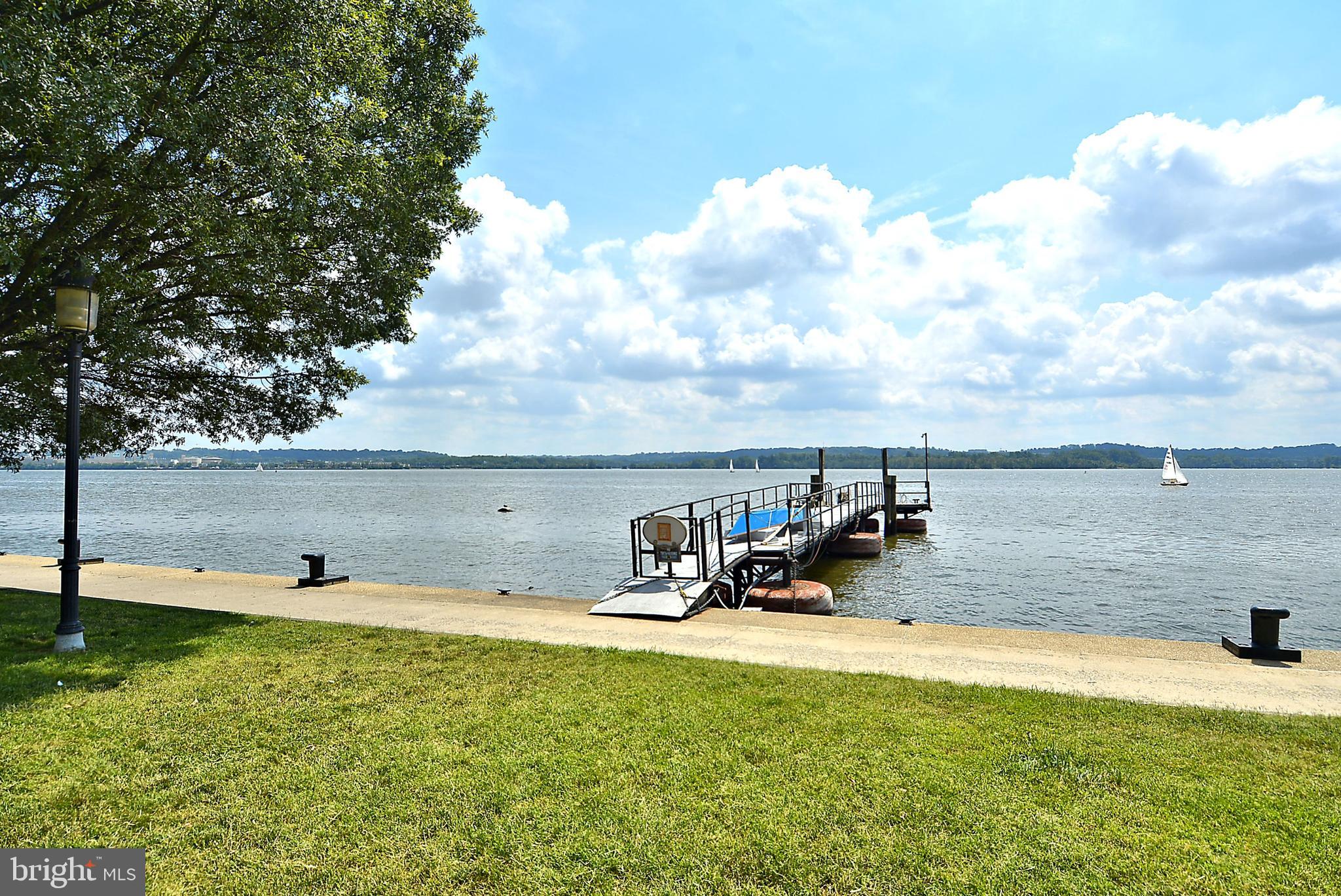 OLD TOWN ALEXANDRIA - Residential