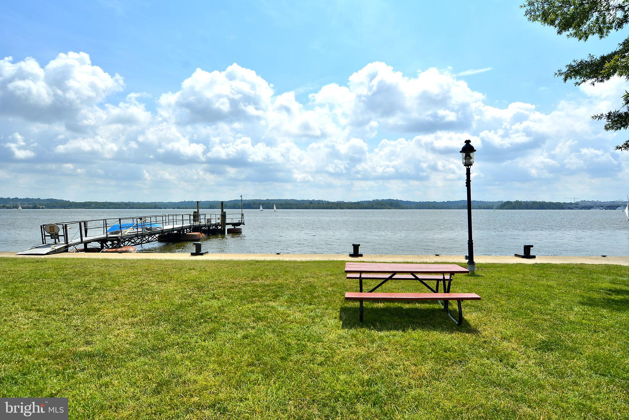 OLD TOWN ALEXANDRIA - Residential