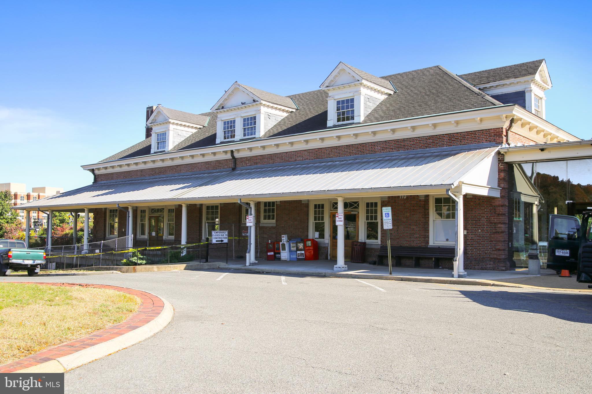 OLD TOWN ALEXANDRIA - Residential