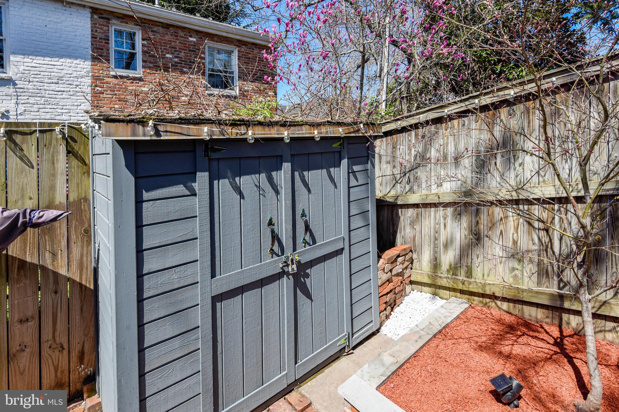 OLD TOWN ALEXANDRIA - Residential