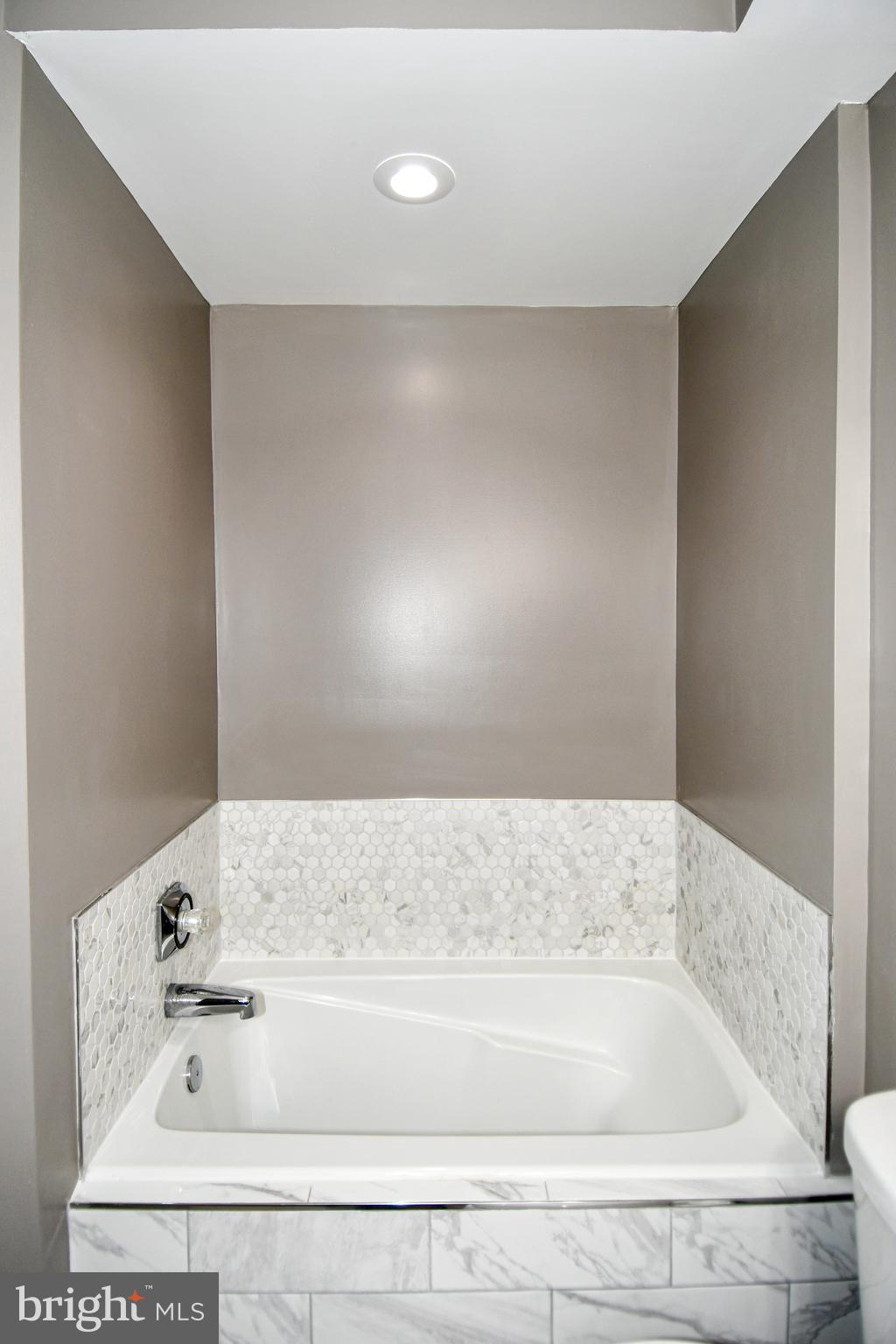 FOUNDERS WALK - Residential Lease