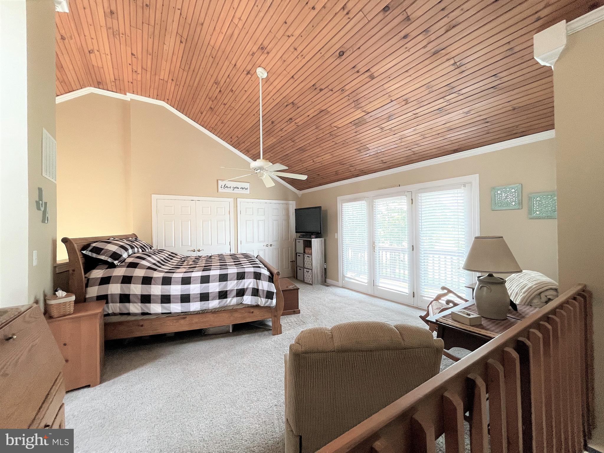 THOMPSON CREEK CONDOS - Residential