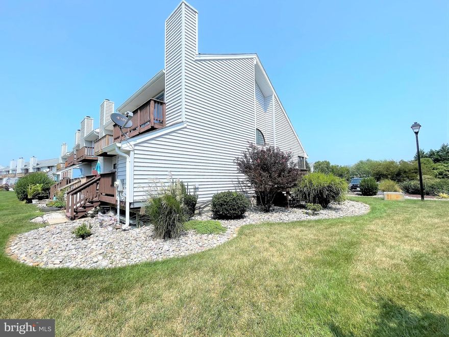 Island Resort Style Living and Maintenance Free!!! Renovated Waterfront  End Unit Townhouse...cozy living room with fireplace and french doors leading to back deck overlooking the water,  stylish eat-in kitchen with granite countertops & SS appliances, 1st floor bedroom and full bath, spacious 2nd floor primary bedroom with pine ceiling, full bath and private waterside balcony.  Community offers clubhouse,  swimming pool, tennis court, walking trail along the creek, paddle board/kayak launch, snow removal, trash/recycle removal and plenty of parking.  Only a hop, skip and jump to shopping, dining, winery, boat launch and bike trail .  Just 5 minutes to Bay Bridge........A perfect escape from the city and a busy work life!!