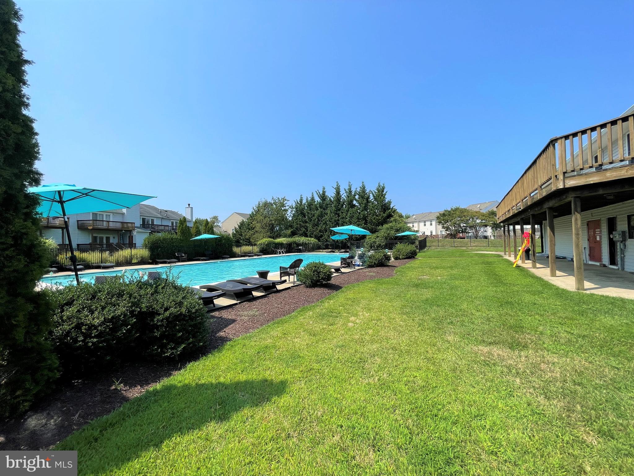 THOMPSON CREEK CONDOS - Residential