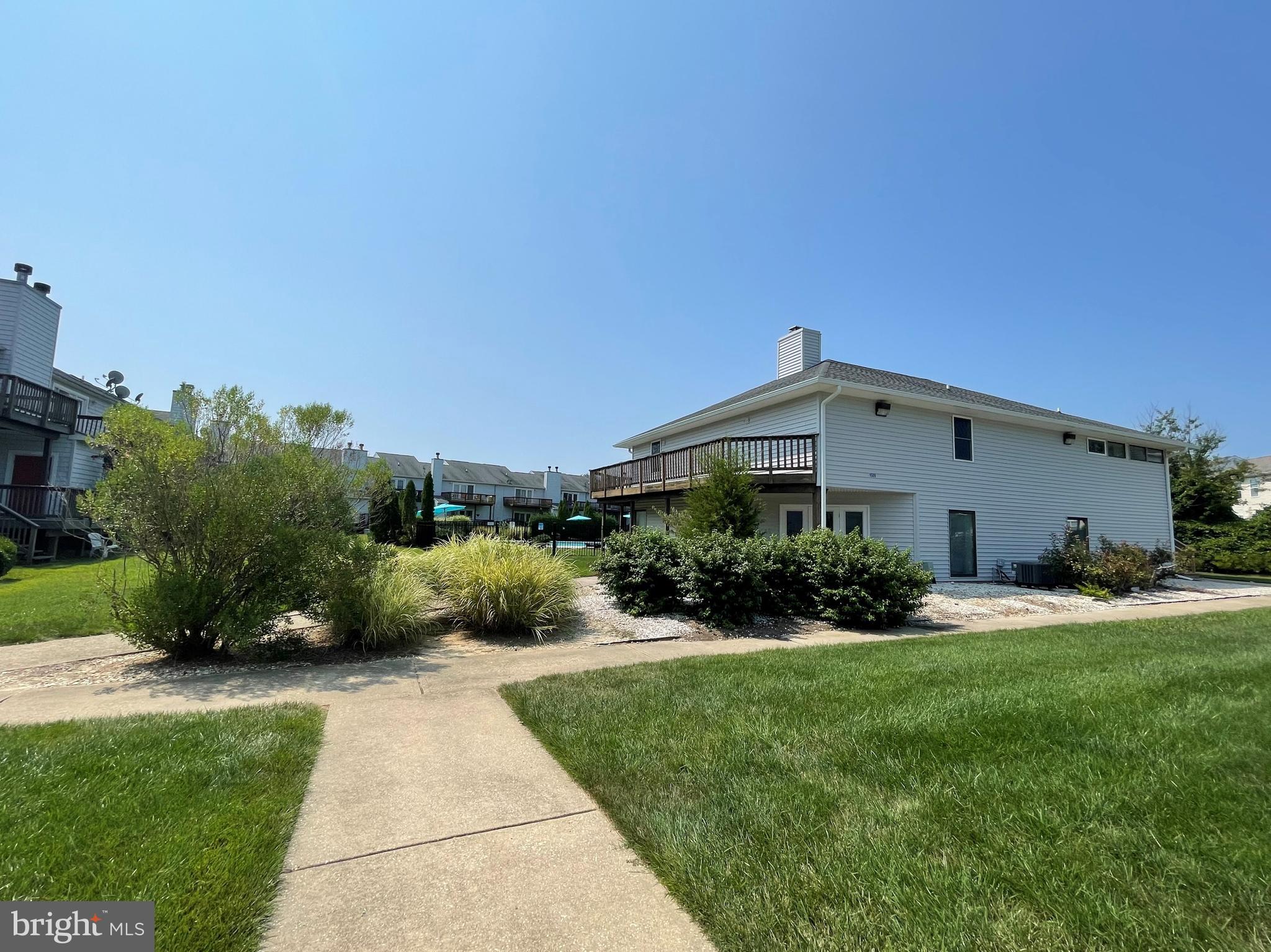 THOMPSON CREEK CONDOS - Residential