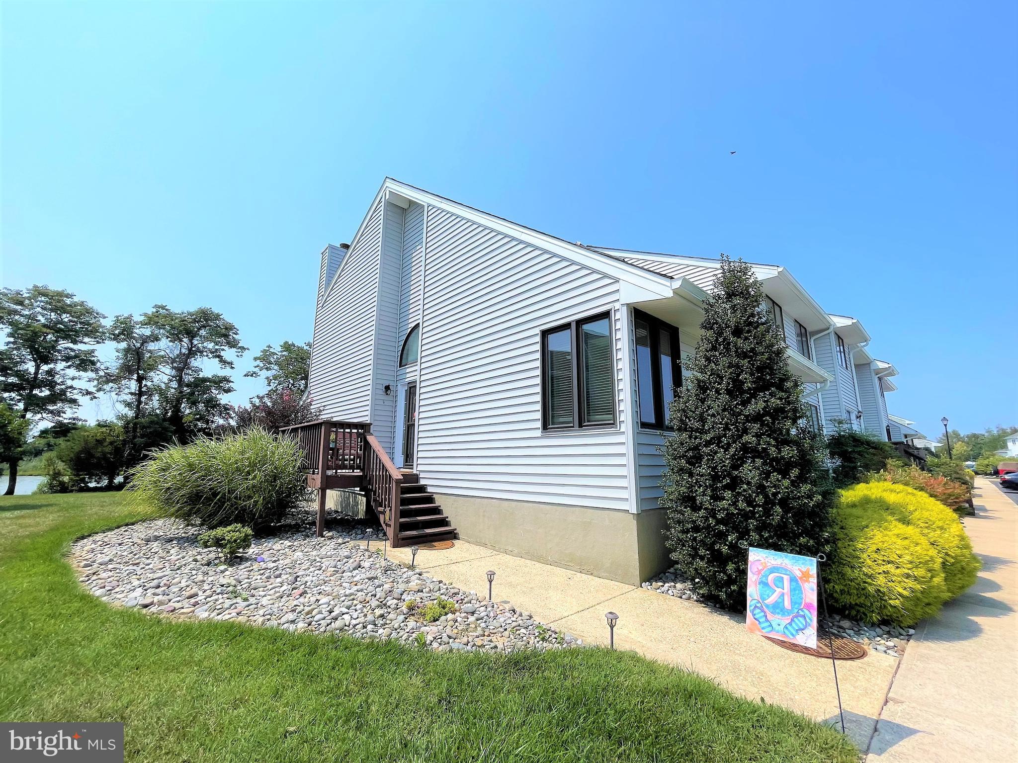 THOMPSON CREEK CONDOS - Residential