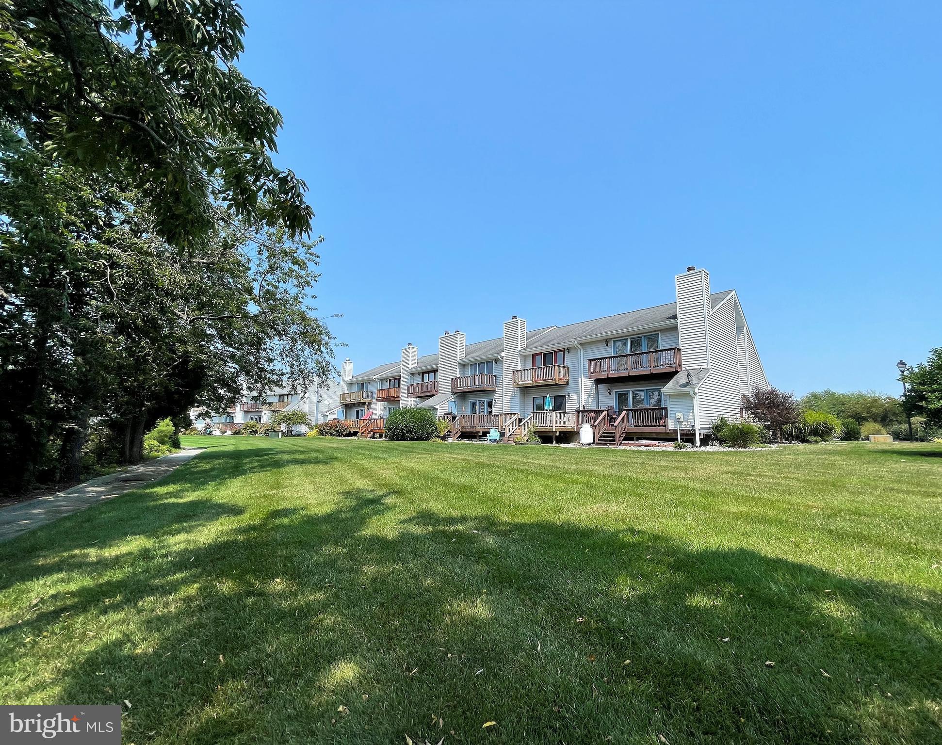 THOMPSON CREEK CONDOS - Residential