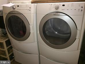 CLIFTON TOWNES - Residential Lease