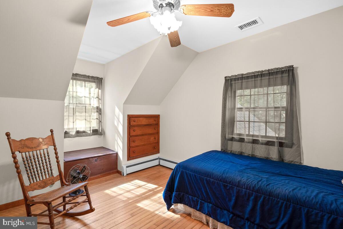 LAYTONSVILLE OUTSIDE - Residential