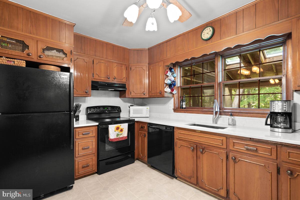 LAYTONSVILLE OUTSIDE - Residential