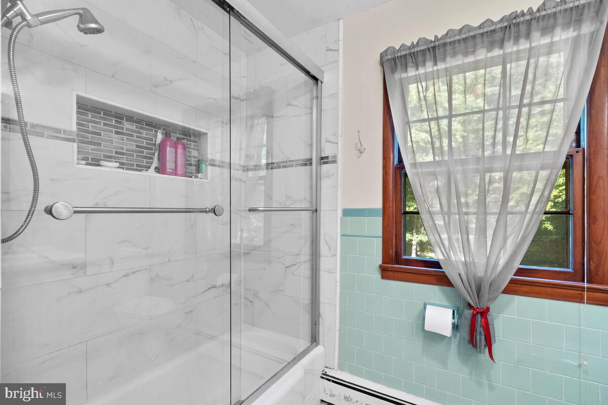 LAYTONSVILLE OUTSIDE - Residential