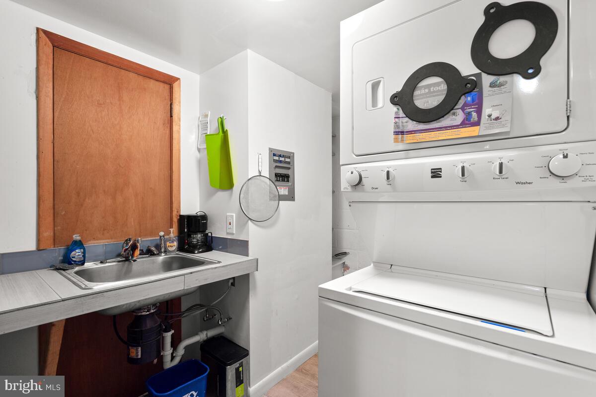 LAYTONSVILLE OUTSIDE - Residential