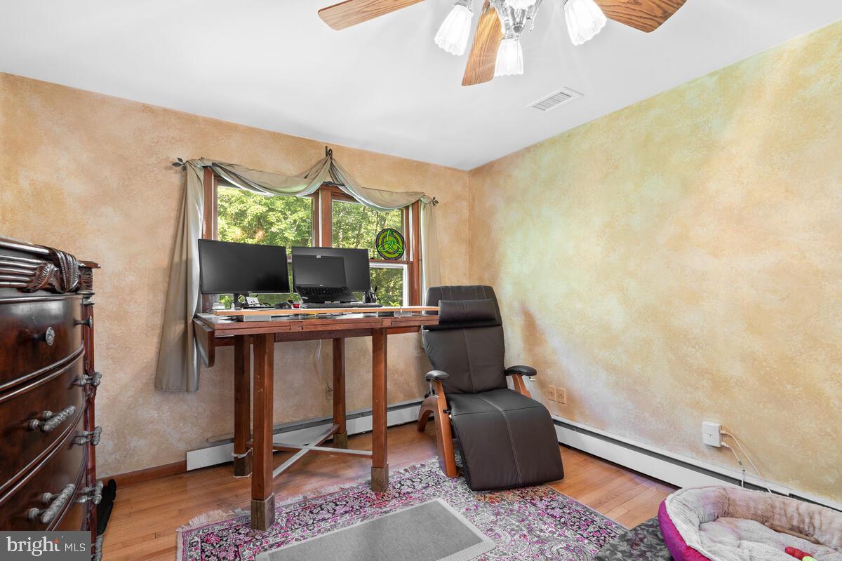 LAYTONSVILLE OUTSIDE - Residential