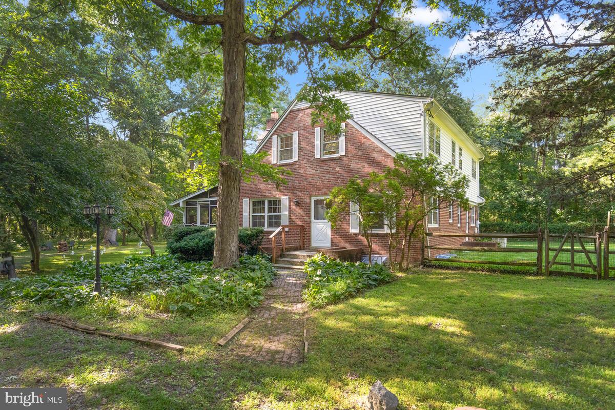 LAYTONSVILLE OUTSIDE - Residential