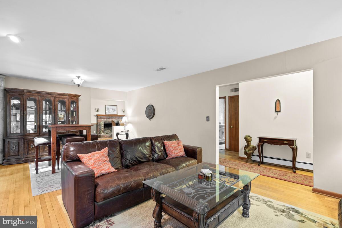 LAYTONSVILLE OUTSIDE - Residential