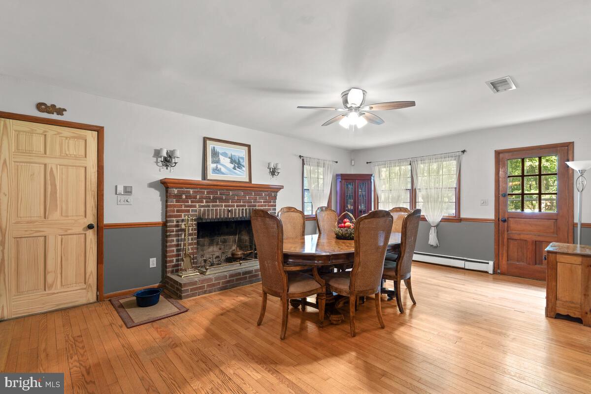 LAYTONSVILLE OUTSIDE - Residential