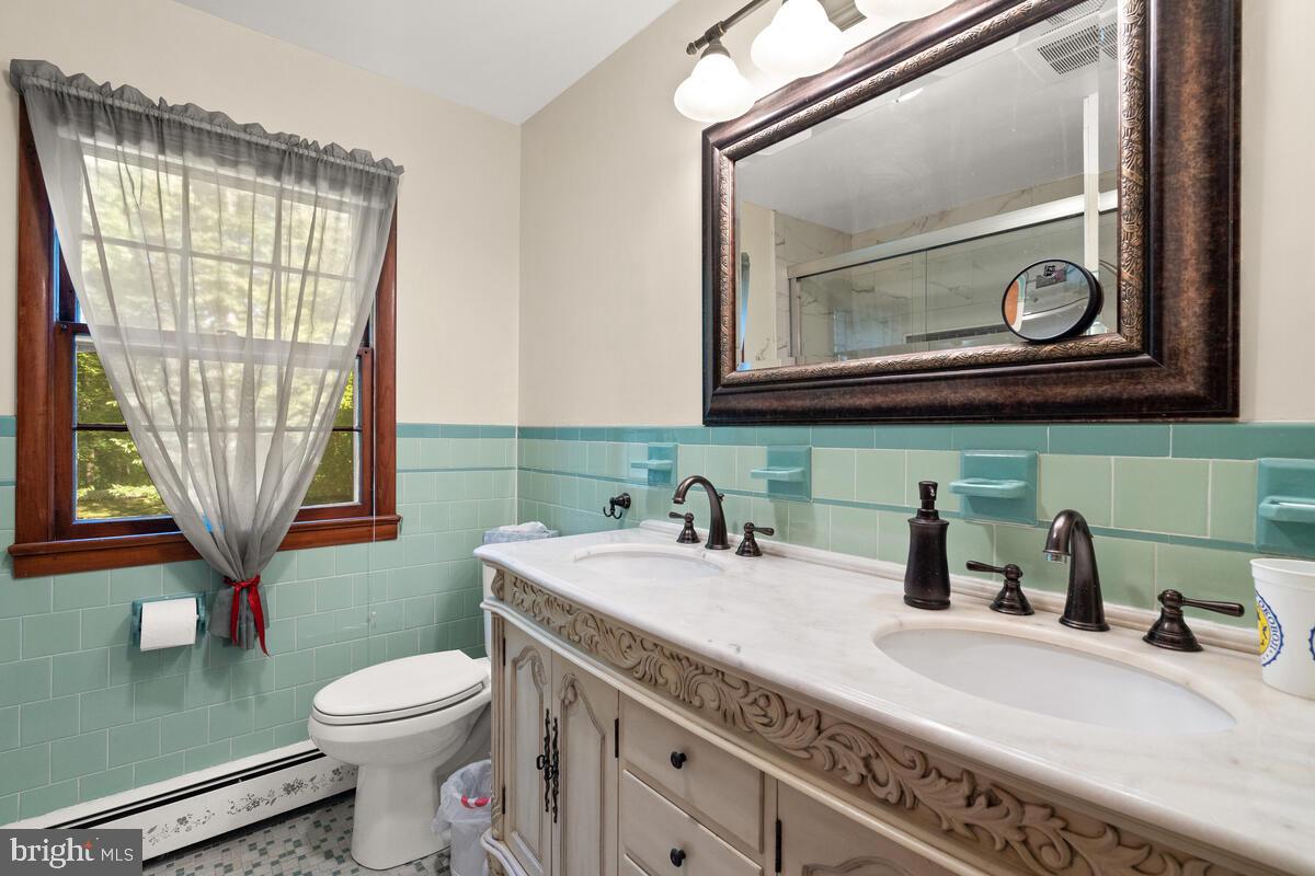 LAYTONSVILLE OUTSIDE - Residential