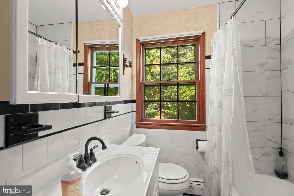 LAYTONSVILLE OUTSIDE - Residential