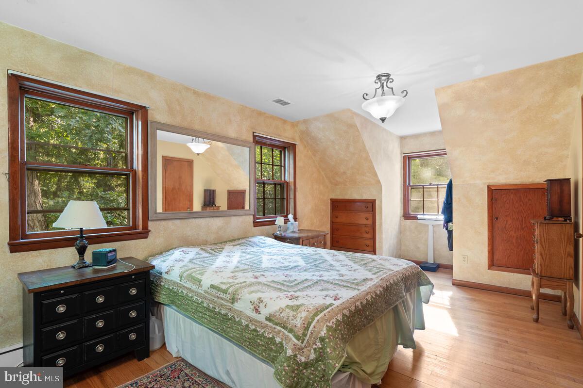 LAYTONSVILLE OUTSIDE - Residential