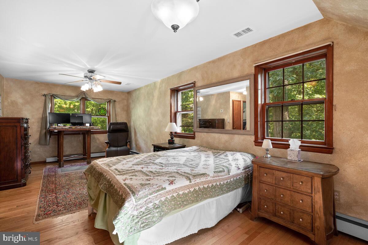 LAYTONSVILLE OUTSIDE - Residential