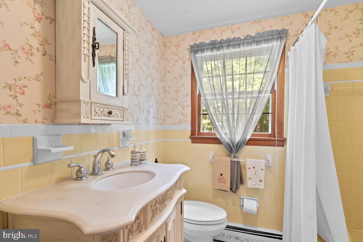 LAYTONSVILLE OUTSIDE - Residential