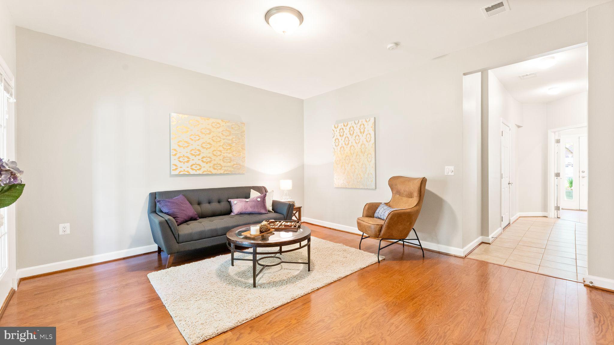 OAK LEATHER TOWNHOMES - Residential