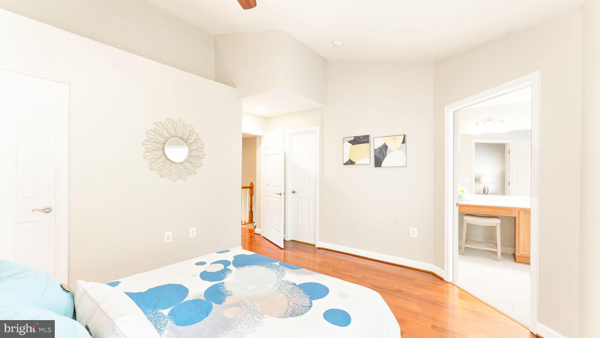 OAK LEATHER TOWNHOMES - Residential