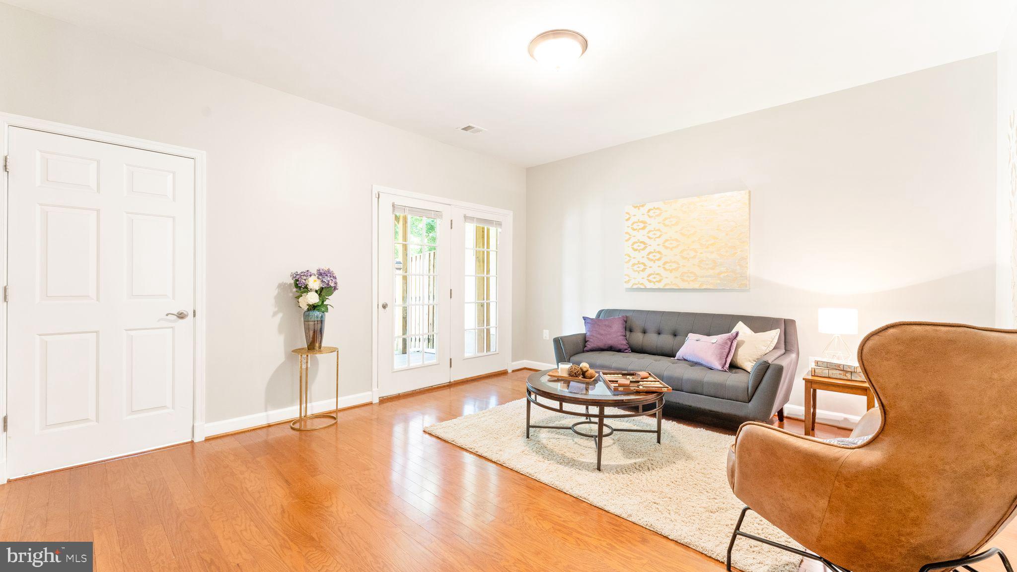 OAK LEATHER TOWNHOMES - Residential