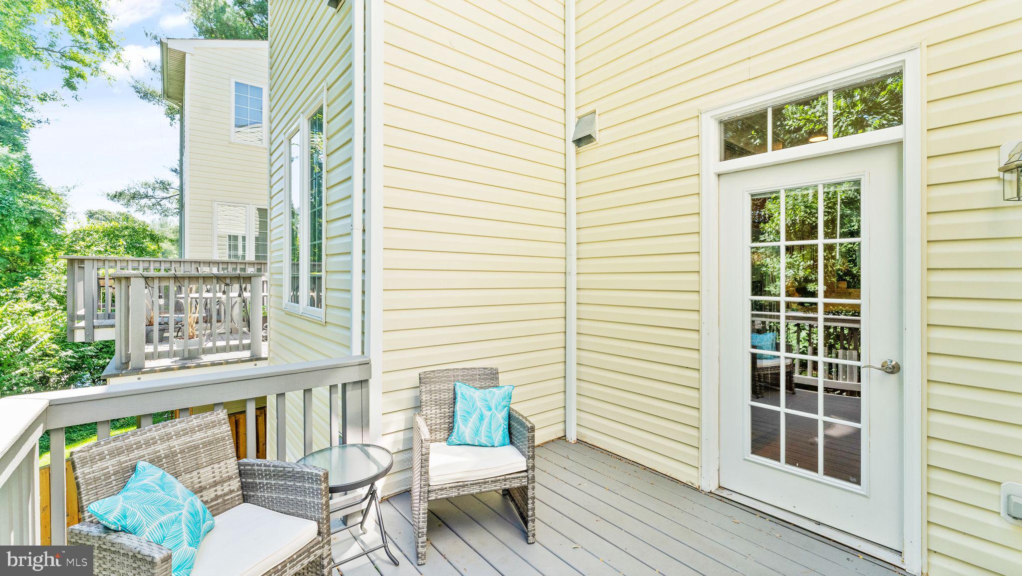 OAK LEATHER TOWNHOMES - Residential