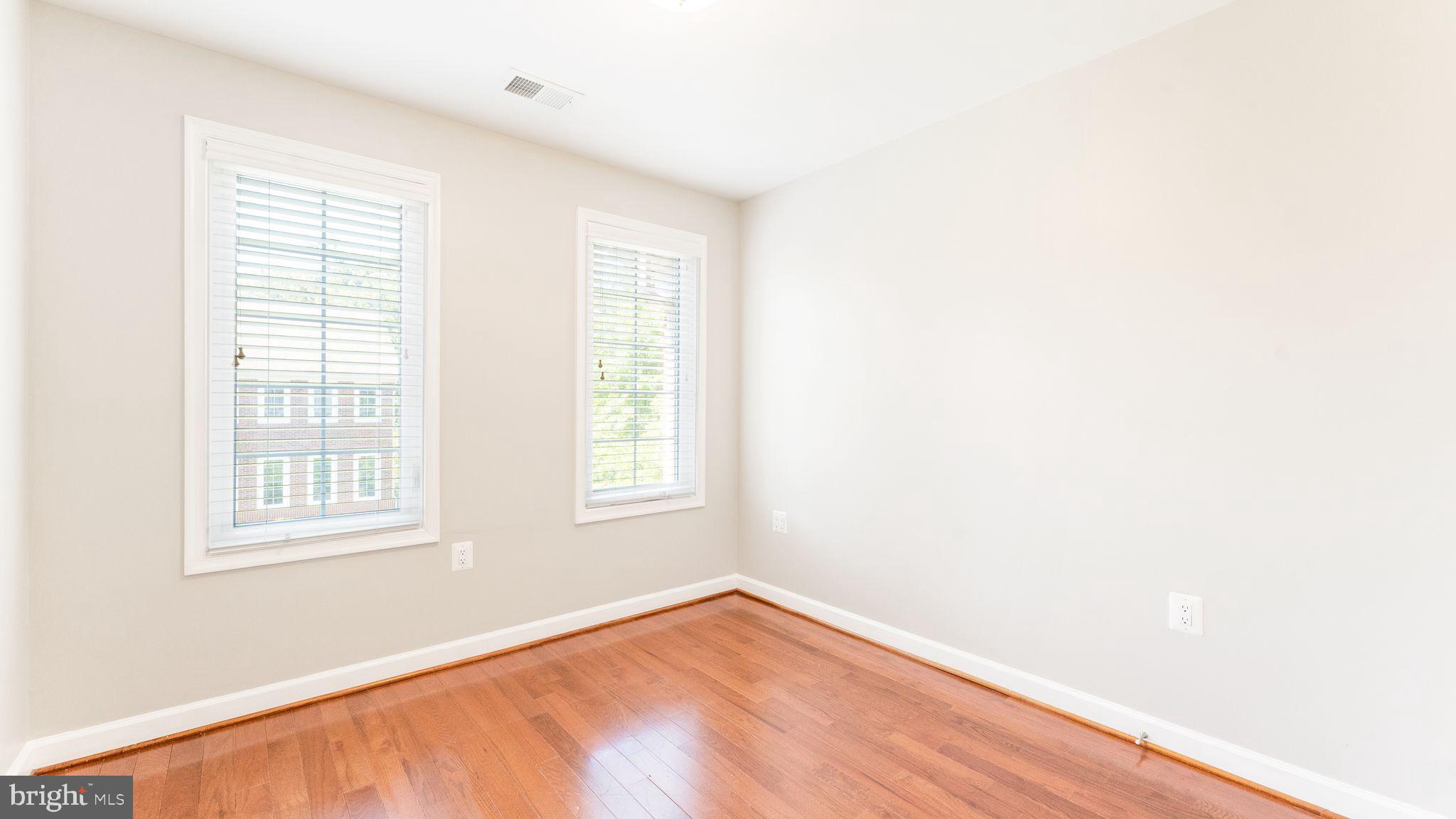 OAK LEATHER TOWNHOMES - Residential