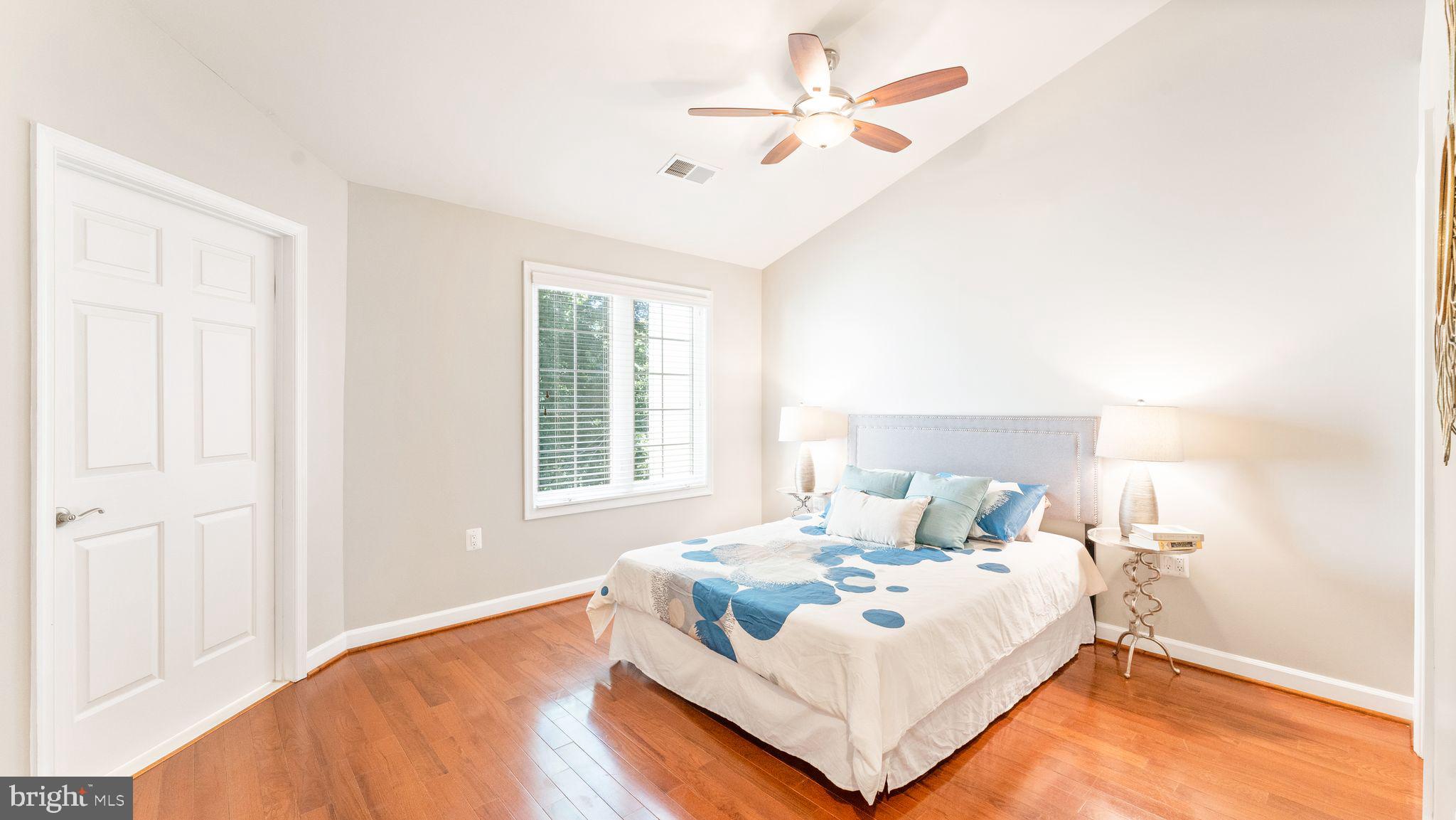 OAK LEATHER TOWNHOMES - Residential