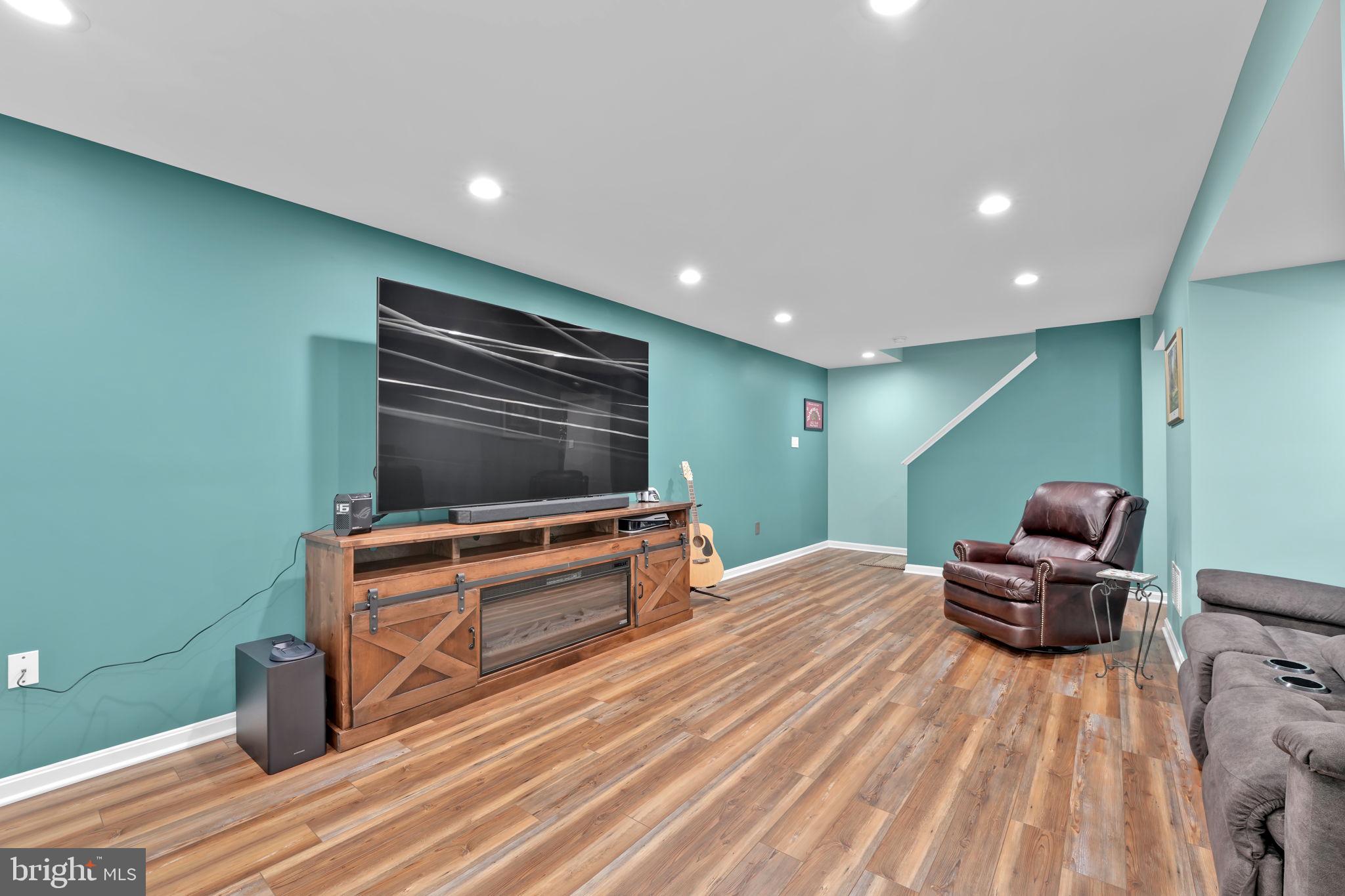 THE MEADOWS - Residential