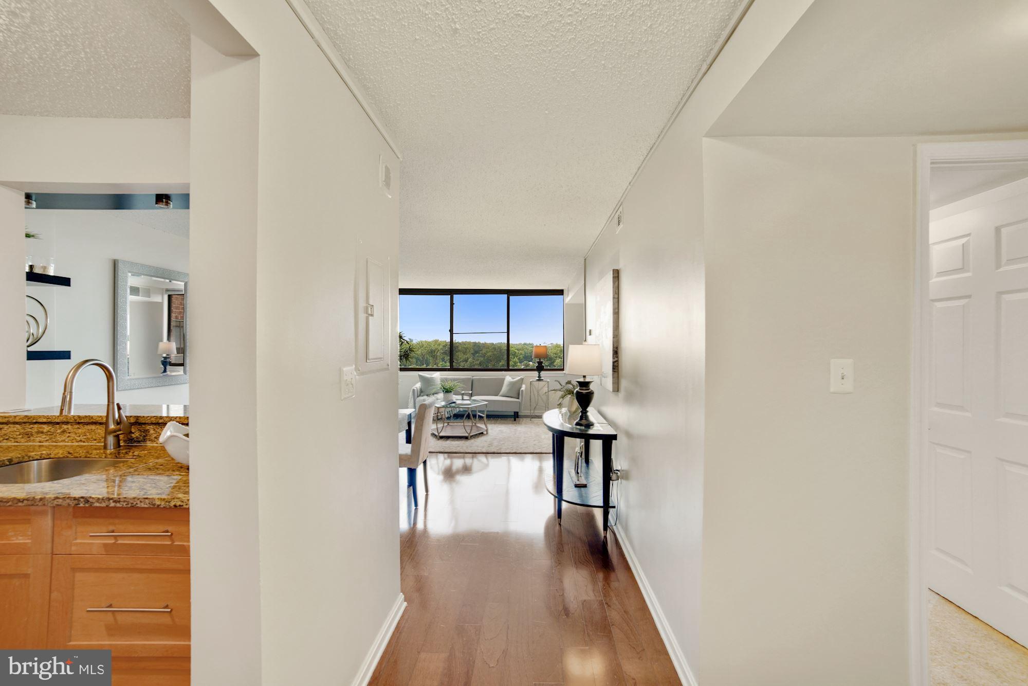 10101 GROSVENOR PLACE 1818