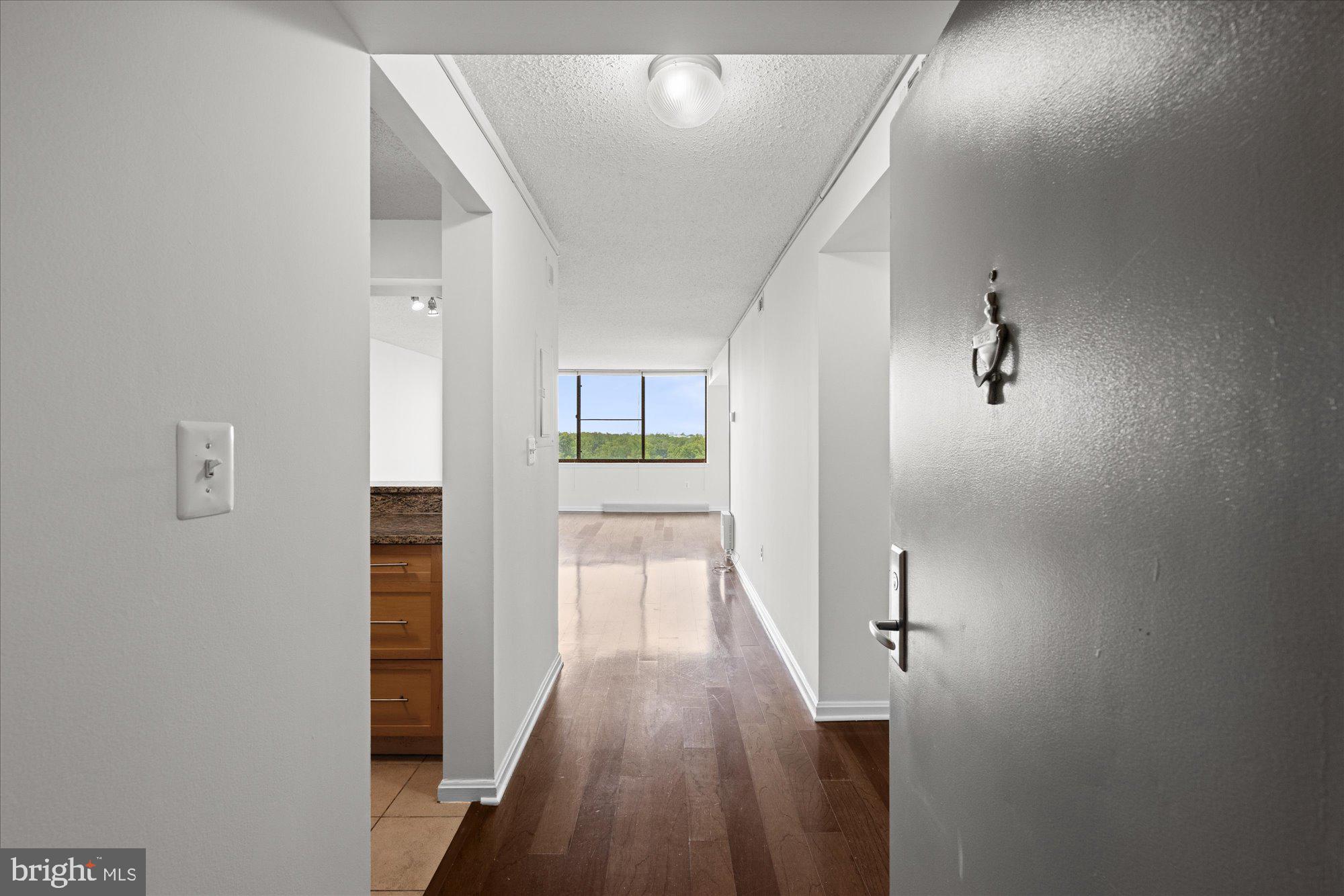 10101 GROSVENOR PLACE 1818